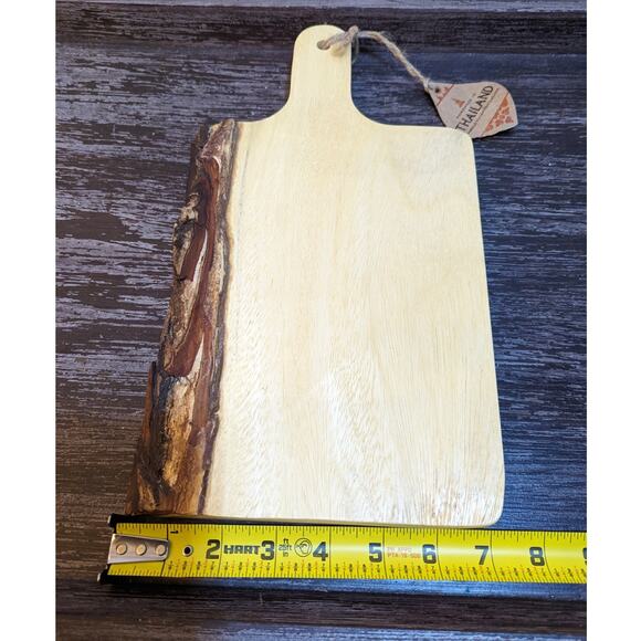 Live Edge Acacia Wood Charcuterie/Cutting/Cheese Board Made in Thailand NWT - Picture 4 of 7
